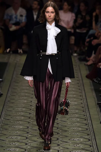 Look 1